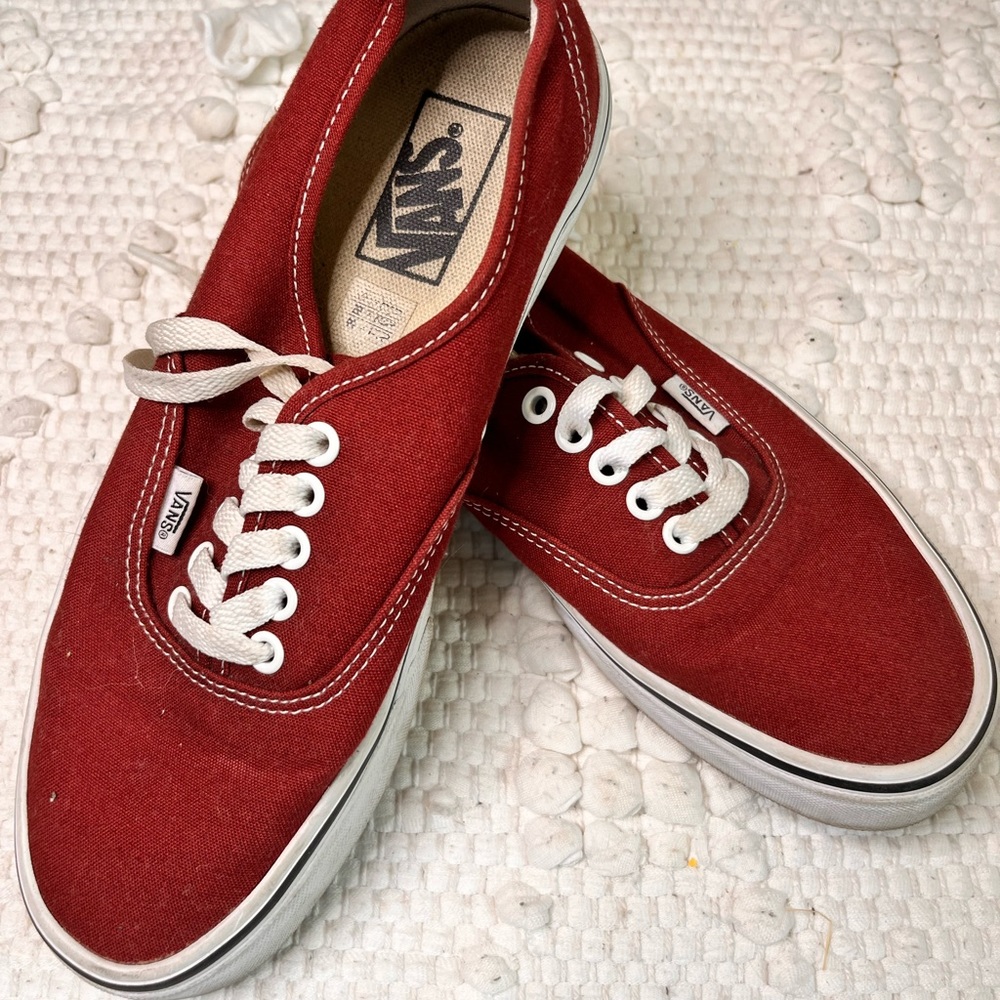 Vans - Picture 2 of 2